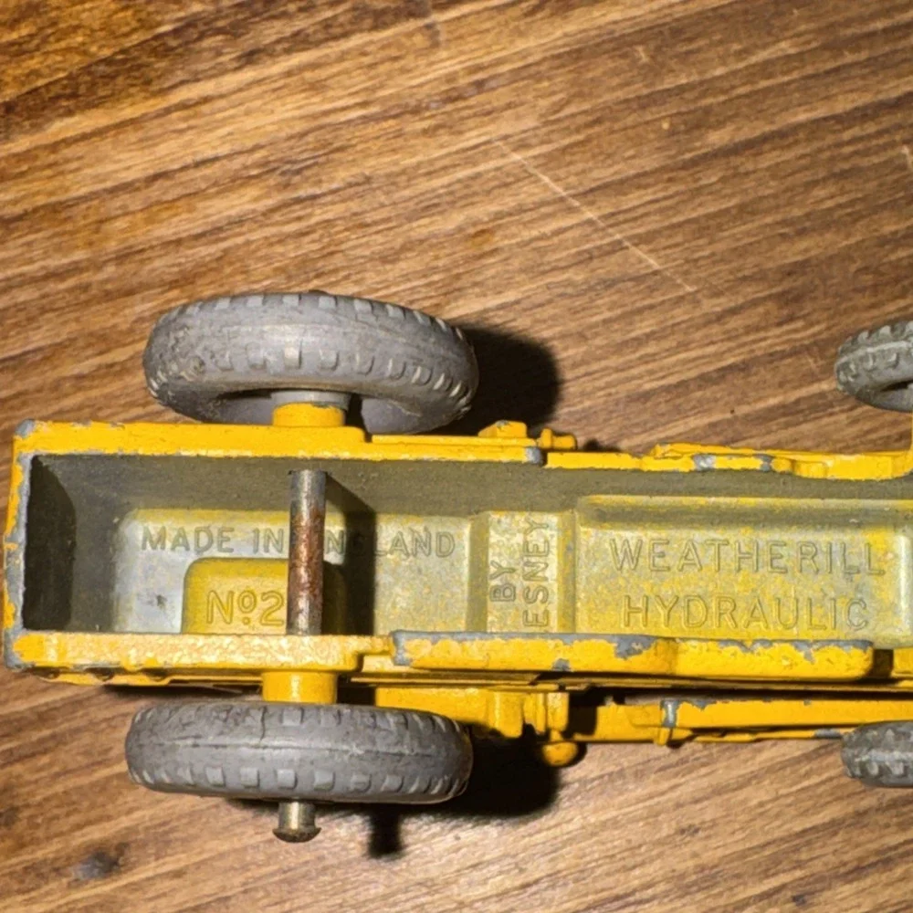 VINTAGE Moko Lesney Matchbox No 24 Weatherill Hydraulic